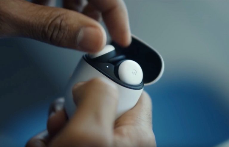 The Google Pixel Buds 2020 receive Qi certification